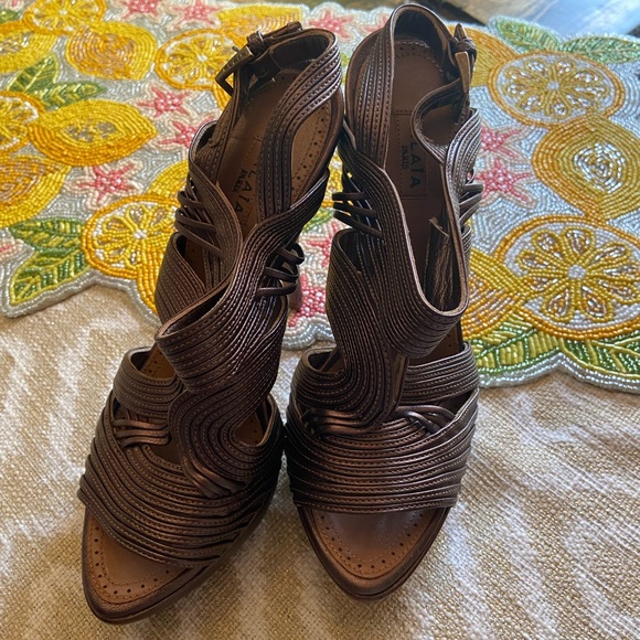 ALAIA Paris Metallic Bronze Leather Slingback Platform Pumps - Picture 2 of 8